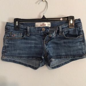 Hollistee jean shorts